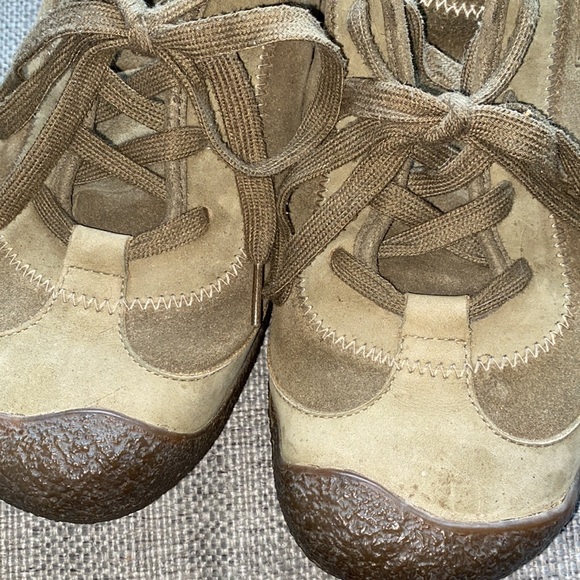 Keen Lace-Up Casual Shoes - Picture 3 of 9